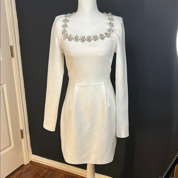 ✨ NWT White Crystal Neckline Cocktail Dress – Elegant Long Sleeve Knit Mini - Picture 4 of 7